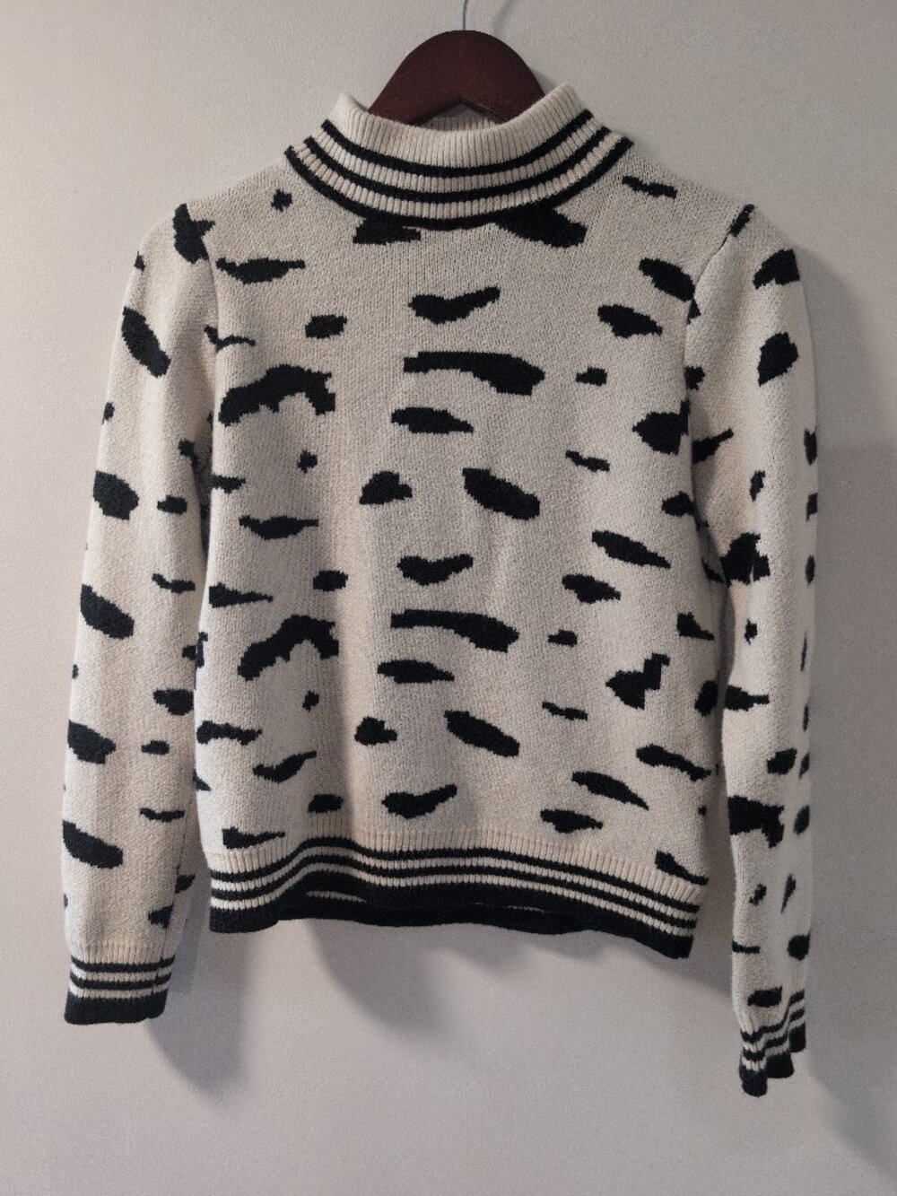 Lush Black and White Sweater with Cut Out in Back Medium